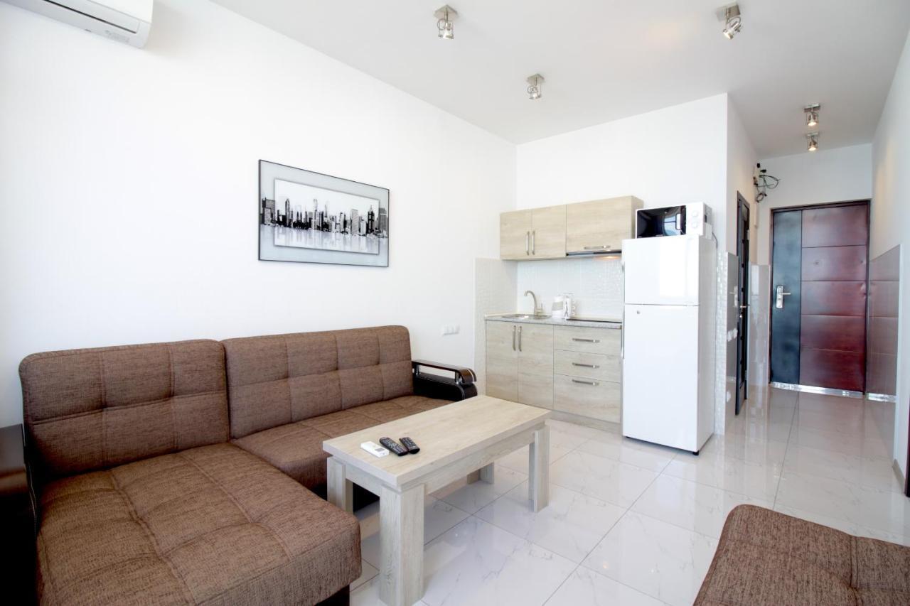 Apartments Inasaredze Batoemi Buitenkant foto